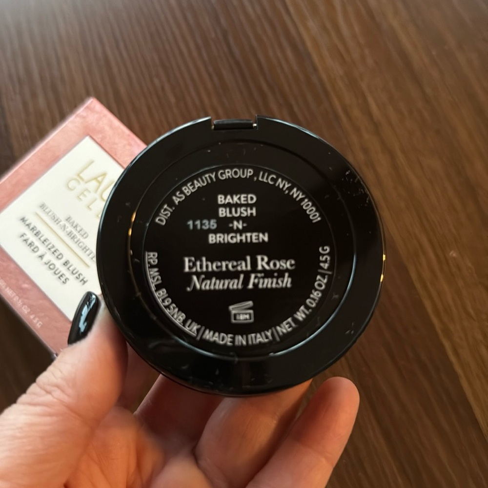 Laura Geller baked blush -n- brighten in Ethereal Rose Natural finish - Picture 7 of 7